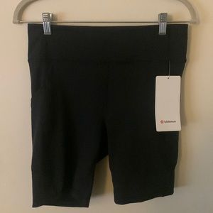 🌟NWT Lululemon Invigorate HR Short 8”🌟